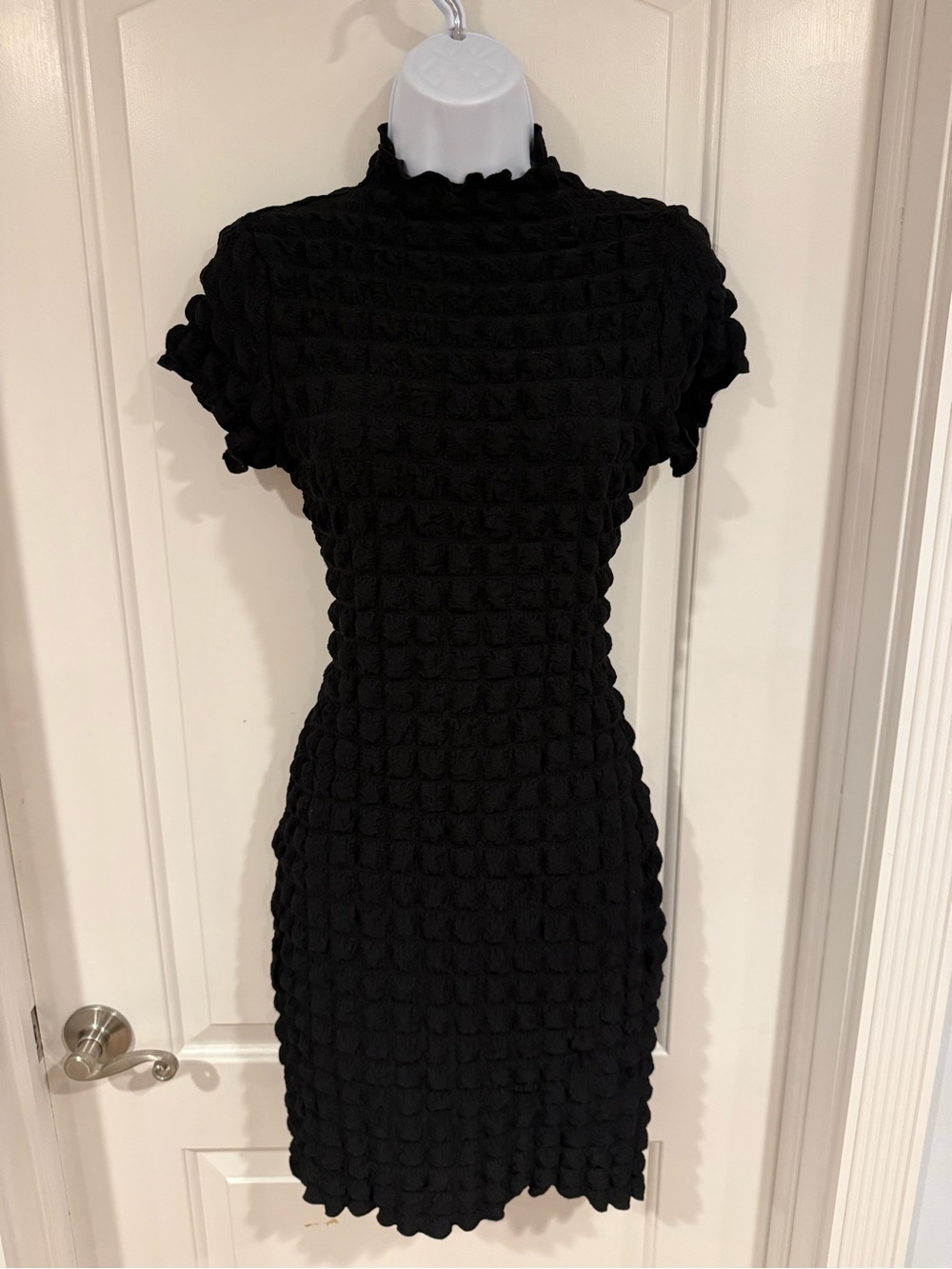 Almost Famous little Black Textured Short-Sleeve Mini Dress “bubble”